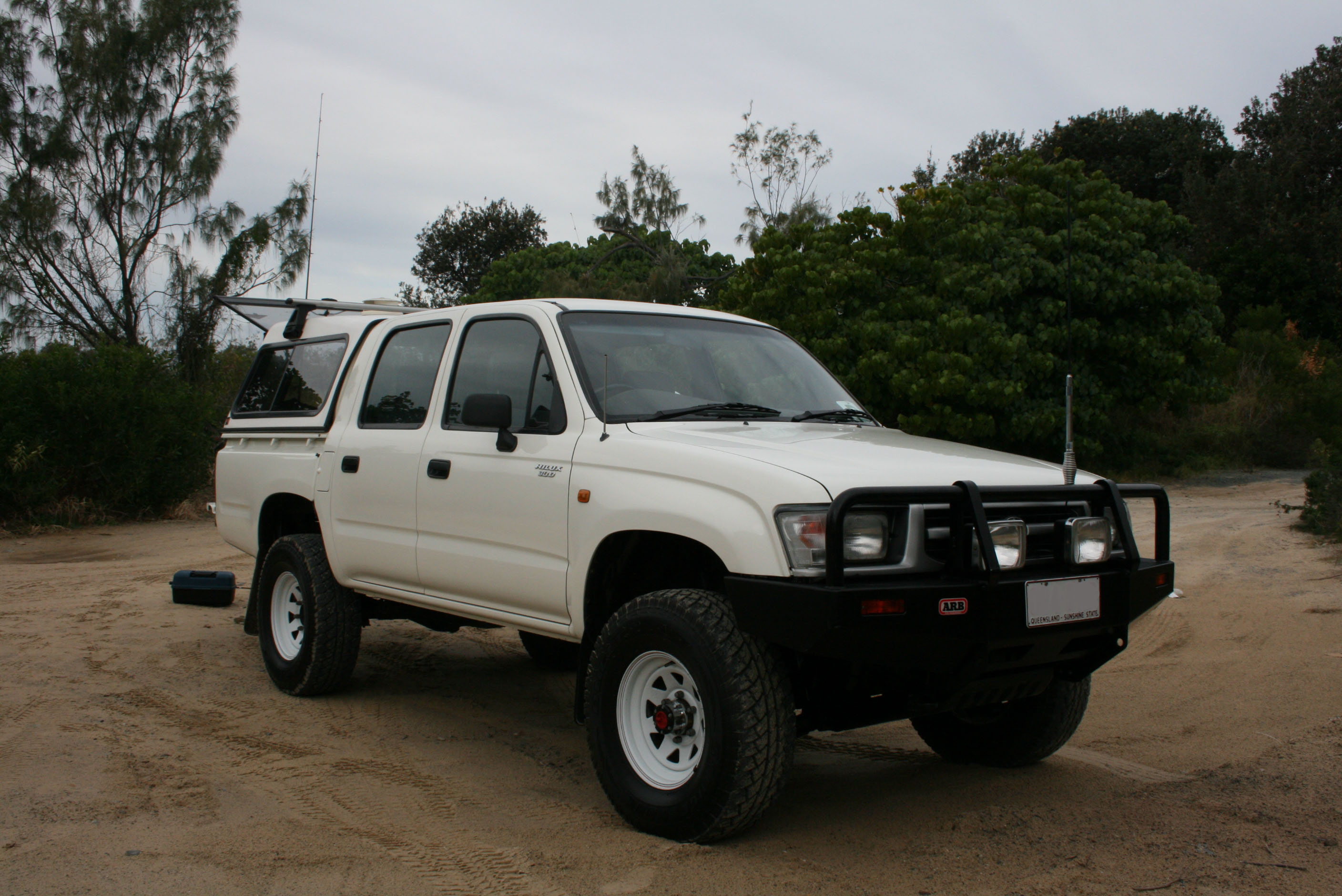 Toyota Hilux 2001-2006 4WD and 2WD Workshop Manual Digital Download